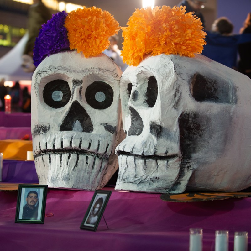 photo of a Dia de los Muertos display